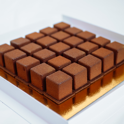 catering nejlepší čokoládový dort kostka čtverec